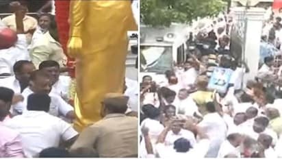 அதிமுக தலைமை அலுவலகத்தை கைப்பற்றினார் ஓபிஎஸ்...! அதிர்ச்சியில் இபிஎஸ்