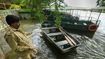 Chitradurga: ಮಳೆ ಬಂದ್ರೆ ದುರ್ಗದ ಮಂದಿ ದೋಣಿ ನೆನಪು ಮಾಡ್ಕಂತಾರೆ!