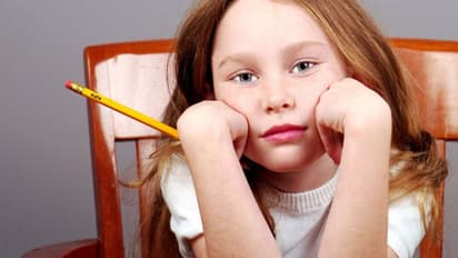 பெற்றோர்களின் கவனத்திற்கு: உங்கள் குழந்தைக்கு 'பரீட்சை' பயம் இருந்தால் இப்படி அவங்களை ட்ரீட் பண்ணுங்க..!!