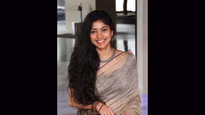 லவ் லெட்டர் எழுதி பெற்றோரிடம் செமத்தியாக அடிவாங்கிய சாய் பல்லவி... அதுவும் யாருக்கு எழுதிருக்காங்க தெரியுமா?