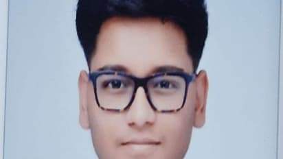 टीचर के बेटे ने JEE मेंस में किया टॉप, 6 घंटे करते थे पढ़ाई, शौक पूरा करने के लिए भी निकालते थे समय