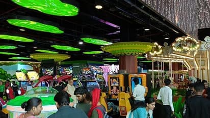 ലഖ്നൗ ലുലുമാളിൽ ജോലി ചെയ്യുന്നവർ 80 ശതമാനം ന്യൂനപക്ഷ വിഭാ​ഗങ്ങളോ?; സത്യം വെളിപ്പെടുത്തി ​മാനേജ്മെന്റ്