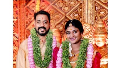 கர்ப்பமாக இருக்கும் நக்ஷத்ரா வயிற்றை கட்டிப்பிடித்து... கொஞ்சும் 'கயல்' சீரியல் நடிகை சைத்ரா! வைரலாகும் போட்டோ