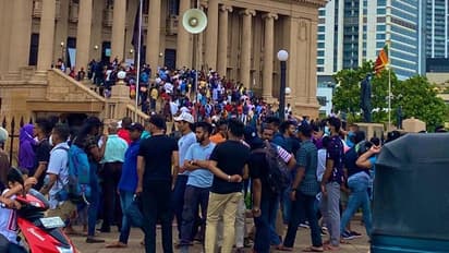 ದೇಶ ತೊರೆಯಲು ಯತ್ನಿಸುತ್ತಿದ್ದ ಬಾಸಿಲ್ ರಾಜಪಕ್ಸೆ ವಿಮಾನ ನಿಲ್ದಾಣದಿಂದಲೇ ವಾಪಾಸ್!