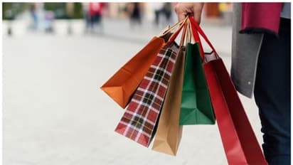 World Paper Bag Day 2022 : പേപ്പർ ബാഗിനും ഒരു ദിനം; ഈ ദിനത്തിന്റെ പ്രധാന്യത്തെ കുറിച്ചറിയാം  