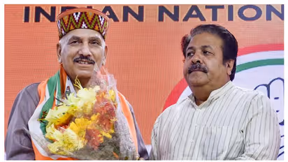 മുതിർന്ന ബിജെപി നേതാവ് ഖിമി രാം ശർമ്മ പാർട്ടി വിട്ട് കോൺഗ്രസിൽ