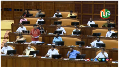 കേന്ദ്രമന്ത്രിമാർ പടം എടുത്ത് പോയാൽ പോര,ദേശീയപാതകളിലെ കുഴികൾ കൂടി എണ്ണണം-മന്ത്രി മുഹമ്മദ് റിയാസ്