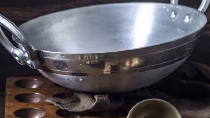 Kitchen Hacks :  'അലൂമിനിയ പാത്രങ്ങളില്‍ ഭക്ഷണം പാകം ചെയ്യേണ്ട'; കാരണം...