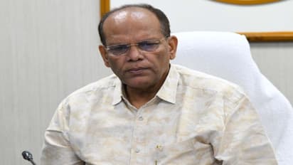 సోమేశ్ కుమార్ వీఆర్ఎస్కు సీఎం జగన్ గ్రీన్ సిగ్నల్.. ఆయన సేవలను కేసీఆర్ వినియోగించుకుంటారా..?