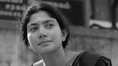 கைவசம் தொழில் இருக்கு... கடை வச்சுக்கூட பொழச்சுக்குவேன்! இதற்க்கு மட்டும் சம்மதிக்க மாட்டேன் சாய்பல்லவி கறார்!