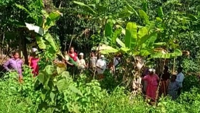 പാര്ട്ടി പരിപാടിക്ക് തൊഴിലുറപ്പ് തൊഴിലാളികള്: നിര്ബന്ധിച്ച് സിപിഎം പരിപാടിയില് പങ്കെടുപ്പിച്ചെന്ന് പരാതി