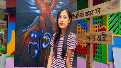 19 साल की यह लड़की एक कविता के चक्कर में खा रही जेल की हवा, अब कोर्ट ने कहा- जाओ एग्जाम दे लो