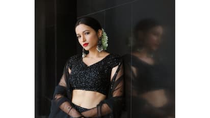 నిర్మాతలకు షాక్ ఇస్తున్న ‘కేజీఎఫ్’ హీరోయిన్ శ్రీనిధి శెట్టి.. రెమ్యూనరేషన్ డబుల్ చేసిన కన్నడ బ్యూటీ..