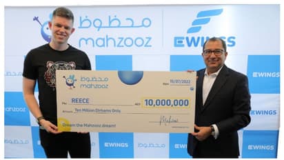 ബ്രിട്ടീഷ് യുവാവിന് വിവാഹ സമ്മാനമായി മഹ്‌സൂസിലൂടെ 10,000,000 ദിര്‍ഹം