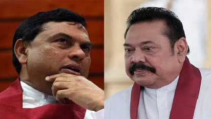 நாட்டை விட்டு வெளியேற மகிந்த ராஜபக்சே, பசில் ராஜபக்சேவுக்கு தடை... இலங்கை உச்சநீதிமன்றம் அதிரடி!!