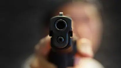 5 बच्चे के बाप ने शादीशुदा प्रेमिका को मारी गोली, फिर लाश से लिपट वो किया कि कांप उठे लोग