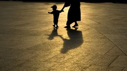 2 साल के बच्चे को मार मां ने छोड़ा डराने वाला लेटर, 'शैतान औरत' का फिर हुआ ये हाल