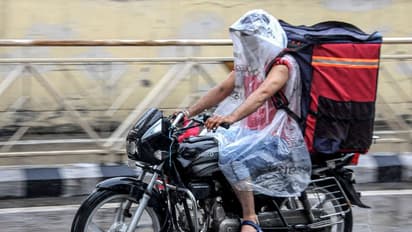 Monsoon Update: गुजरात, विदर्भ, गोवा, मध्य प्रदेश सहित कई राज्यों में भारी बारिश का अलर्ट, ये है पूरी डिटेल्स