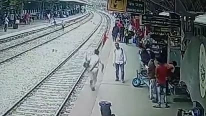 ಬೆಂಗಳೂರಿನಲ್ಲಿ ಹಳಿ ದಾಟುವಾಗ ಜಾರಿ ಬಿದ್ದ ವ್ಯಕ್ತಿಯ ಜೀವ ಕಾಪಾಡಿದ ಪೊಲೀಸ್, ವಿಡಿಯೋ ವೈರಲ್!