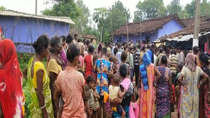 झारखंड में बाहर निकली महिला अचनाक चिल्लाने लगी, रात में देखने निकला पति भी मरा