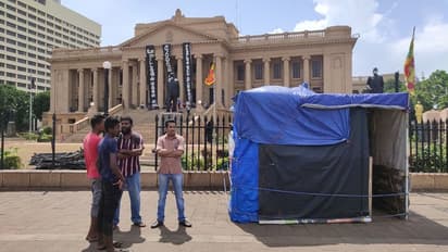 Srilankan Crisis: ടെന്‍റുകളില്‍ താമസിച്ച്, സമരം നയിച്ച് ശ്രീലങ്കന്‍ ജനത 