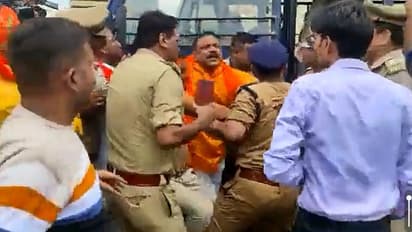 ಲುಲು ಮಾಲ್‌ ಹೊರಗಡೆ ಗಲಾಟೆ, ಹನುಮಾನ್‌ ಚಾಲೀಸಾ ಪಠಣ ಮಾಡುತ್ತಿದ್ದವರ ಬಂಧನ!