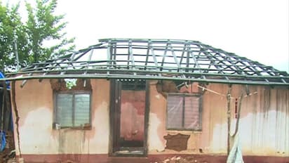 Chikkamagaluru ಕಣ್ಣೆದುರೇ ಮನೆ ಕಳೆದಕೊಂಡ ಸಂತ್ರಸ್ಥರ ಕಣ್ಣೀರು, ವಸ್ತು, ಪುಸ್ತಕಗಳೆಲ್ಲವೂ ನೀರು ಪಾಲು