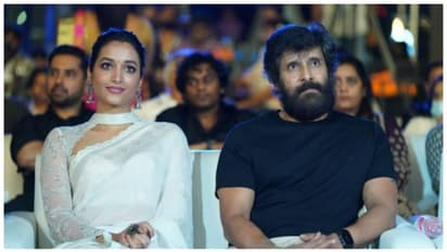 விக்ரமின் கோப்ரா "தரங்கிணி" லிரிக் வீடியோ..வைரலாகும் கேஜிஎப் நாயகியின் சேலை கிளாமர் கிளிப்ஸ்!