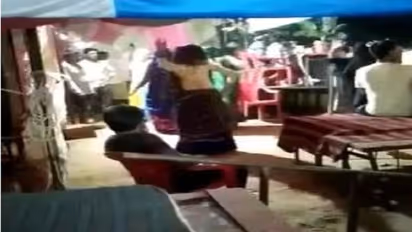 ಭಕ್ತಿಯಲ್ಲಿ ಲೀನಳಾದ ಮಹಿಳೆ ಭಜನೆಗೆ ಡಾನ್ಸ್‌ ಮಾಡ್ತಾ ಪ್ರಾಣವನ್ನೇ ಬಿಟ್ಟಳು, ವೈರಲ್‌ ಆಯ್ತು ಶಾಕಿಂಗ್‌ ವಿಡಿಯೋ!