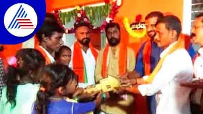 ವಿಎಚ್ಪಿ ನಿರ್ಮಿಸಿದ ‘ಅಭಯ’ ಮನೆ ಹಸ್ತಾಂತರ