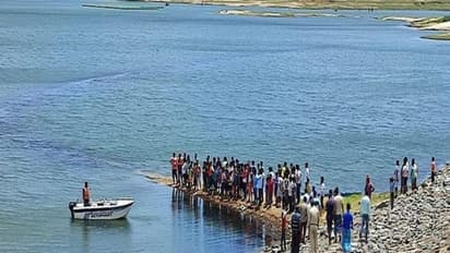 ದುರಂತ ಅಂತ್ಯ ಕಂಡ ಪ್ರವಾಸ, ಬೋಟ್ ಮಗುಚಿ ಒಂದೇ ಕುಟುಂಬದ 8 ಮಂದಿ ಸಾವು!