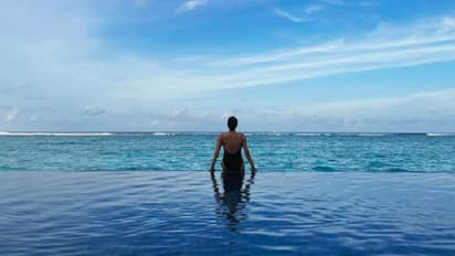 கோல்ட் டிக்கர் என்று விமர்சித்த நெட்டிசன்கள்… சரியான பதிலடி கொடுத்த சுஷ்மிதா சென்!!