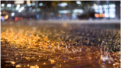 ഭീഷണിയായി ബംഗാൾ ഉൾകടലിൽ ചക്രവാതചുഴി, സംസ്ഥാനത്തെ മഴ സാഹചര്യം മാറി; രാത്രി കനത്തേക്കും, മഴക്കൊപ്പം ഇടിയും