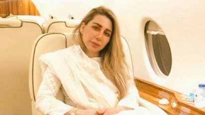 पाकिस्तान की इमरान सरकार में था जलवा, अब भ्रष्टाचार के आरोपों का करना पड़ रहा सामना, जानें कौन हैं फराह गोगी..