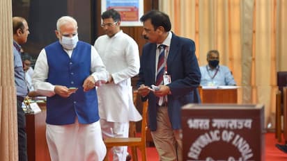 ರಾಷ್ಟ್ರಪತಿ ಚುನಾವಣೆಯಲ್ಲಿ ಬಹಿರಂಗವಾಗೇ ನಡೆಯುತ್ತಿದೆ ಅಡ್ಡ ಮತದಾನ!