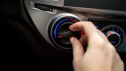 Car AC Cooling Tips: अगर गर्मियों में देरी से कूल हो रही है आपकी कार, यहां जानिए कूलिंग बढ़ाने के आसान टिप्स