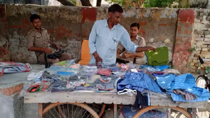 एटा: 2 गनर लेकर ठेले पर सामान बेच रहे दुकानदार को देख लोग हुए हैरान, जानिए क्या है पूरा मामला 