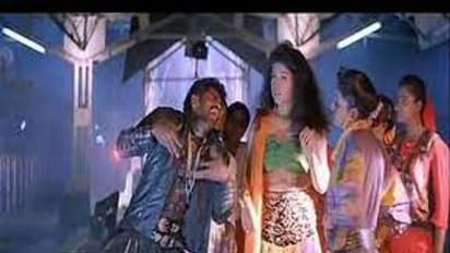 இந்நாளில் மறைந்த கவிஞர் வாலி... எழுத்துக்களால் சிகரம் படைத்தவரின் வெற்றி வரிகள் !