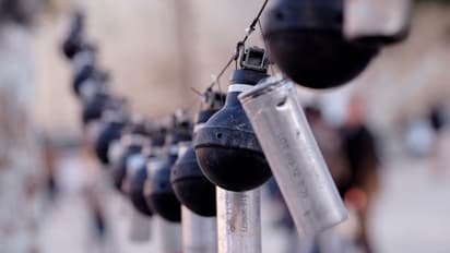 പൊലീസിന്റെ കണ്ണീര് വാതക ഷെല്ലുകള് അടിച്ചുമാറ്റിയ വിരുതന് പിടിയില്