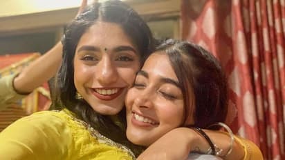 வாவ்... பூஜா ஹெக்டேவின் தங்கைகளா இது..? தேவதை போல் இருக்காங்களே... வைரலாகும் போட்டோஸ்!