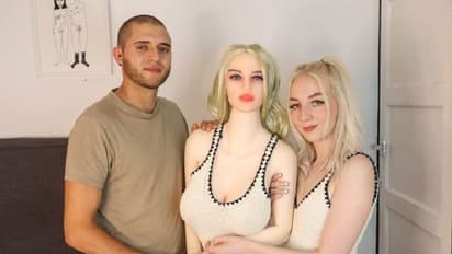 ಗಂಡನಿಗೆ ಸೆಕ್ಸ್‌ನಲ್ಲಿ ಅತಿಯಾದ ಆಸಕ್ತಿ, ಅದಕ್ಕಾಗಿ ತನ್ನನ್ನೇ ಹೋಲುವ ಸೆಕ್ಸ್‌ ಡಾಲ್‌ ಖರೀದಿಸಿದ ಪತ್ನಿ!