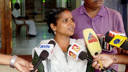 'കൂറുമറാതിരിക്കാൻ പണം ചോദിച്ചു' പൊട്ടിക്കരഞ്ഞ് മധുവിന്റെ സഹോദരി 