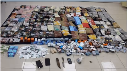 ഒമാനില്‍ വന്‍ മയക്കുമരുന്ന് വേട്ട; 158 കിലോ ഹാഷിഷും  2,300 ലഹരി ഗുളികകളും പിടിച്ചെടുത്തു