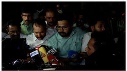 'കേരളം ബനാന റിപ്പബ്ലിക്കായി', മുഖ്യമന്ത്രി ഭീരുവെന്നും ജാമ്യം നേടിയ ശബരീനാഥന്‍റെ ആദ്യ പ്രതികരണം