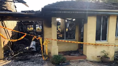 കളിപ്പാട്ടക്കാറിൽ നിന്നും തീപ്പൊരി, വീട്ടിൽ വൻ തീപ്പിടിത്തം!