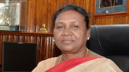 இந்திய குடியரசு தலைவருக்கு சம்பளம் எவ்வளவு .? அவருக்கு உள்ள சலுகைகள், அதிகாரங்கள் என்ன தெரியுமா.?