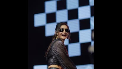 சினிமாவில் வந்த பிசாசுகளில் இதுதான் பெஸ்ட் பிசாசு..? ஆண்ட்ரியாவின் கிளாமர் போட்டோ பார்த்து மெர்சலான ரசிகர்கள்