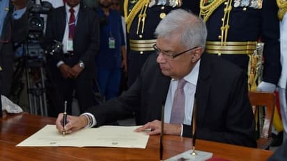 Sri Lanka: இலங்கையின் 8வது  அதிபராக பொறுப்பேற்றார் ரணில் விக்ரமசிங்கே!!