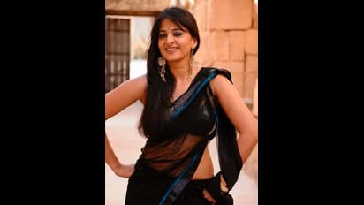 கழட்டிவிட்ட டாப் ஹீரோஸ்... இளம் நடிகருடன் ஜோடி போட்டு கம்பேக் கொடுக்க ரெடியான அனுஷ்கா - வைரலாகும் பர்ஸ்ட் லுக்