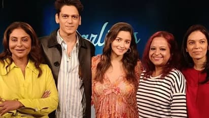 Darlings: Preggers Alia Bhatt glows in a floral dress, poses with Vijay Varma and Shefali Shah